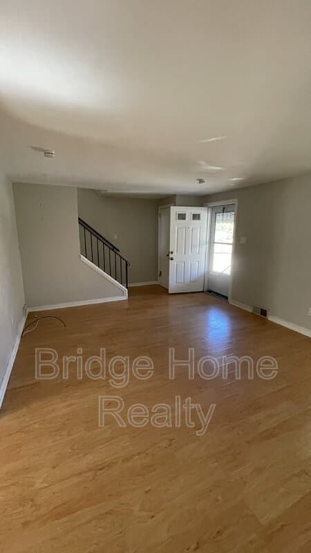 Pittsburgh House: 63 West Bellecrest Avenue