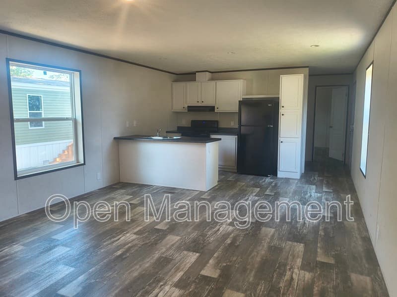Brookline House: 4950 W Farm Rd 156