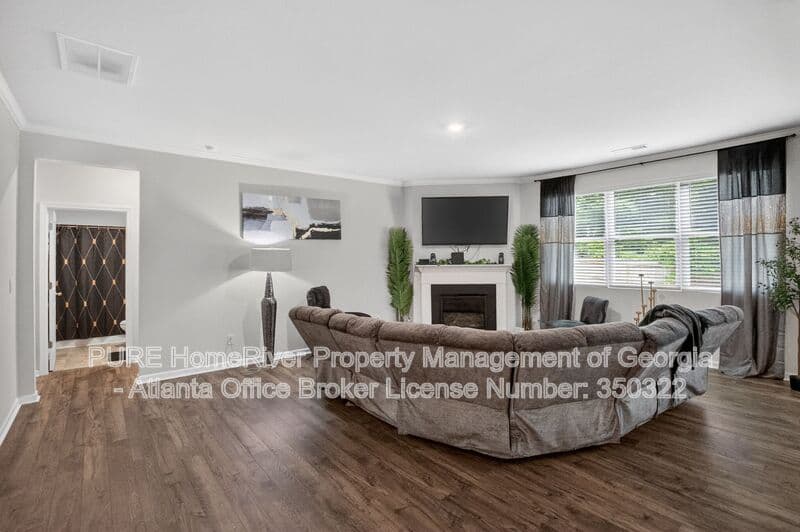 Lithia Springs House: 4842 Layton Dr