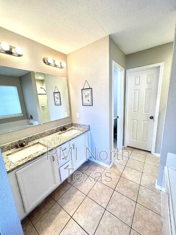 Little Elm House: 237 Flatwood Drive