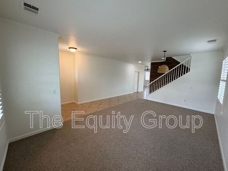 Visalia House: 5928 West Whitley Ave