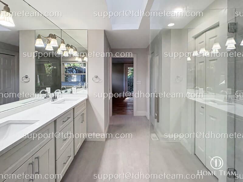 Bellevue House: 12903 NE 28th St