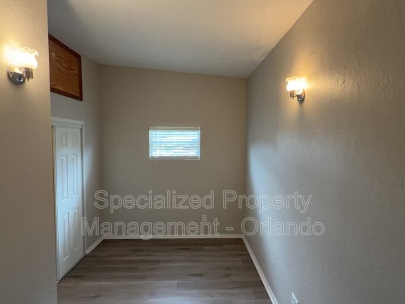 Orlando House: 5919 Holmes Dr