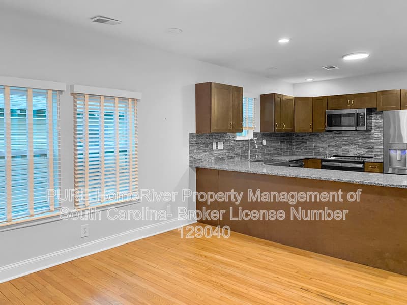 North Charleston House: 1919 Norwood St