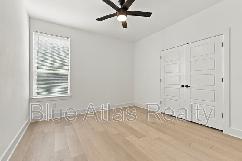 Dallas House: 2215 Bethurum Avenue