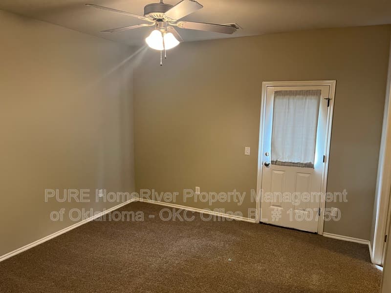 Edmond Condo: 214 Ashley Dr