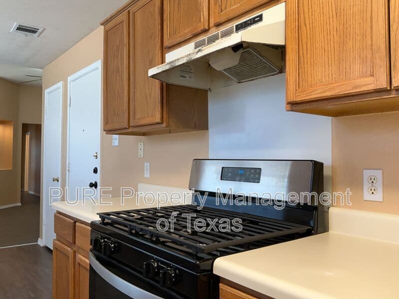 Round Rock Condo: 1001-A Christopher Ave