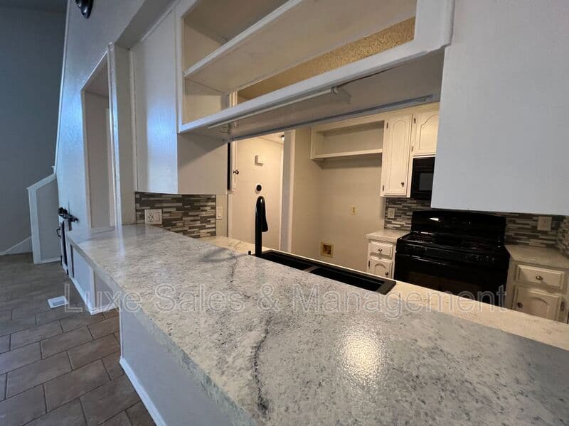 Moore House: 2137 Goodrich Drive