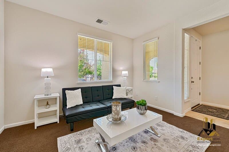 Lincoln House: 1836 Portello Way