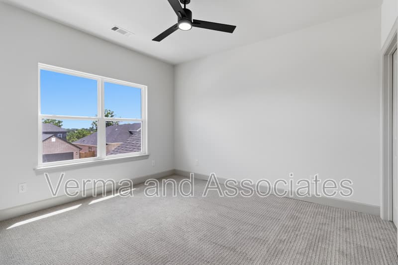 Centerton House: 1071 Whistler St