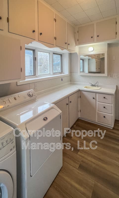 Owatonna House: 118 Franklin Avenue