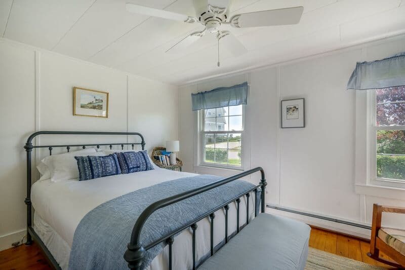 Wells House: 240 Island Beach Road