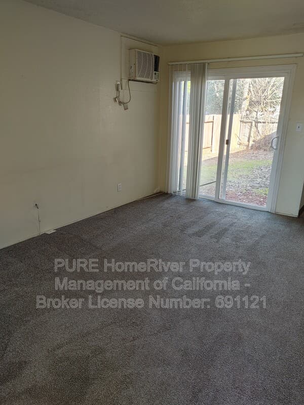 Sacramento House: 3150 Bredehoft Way