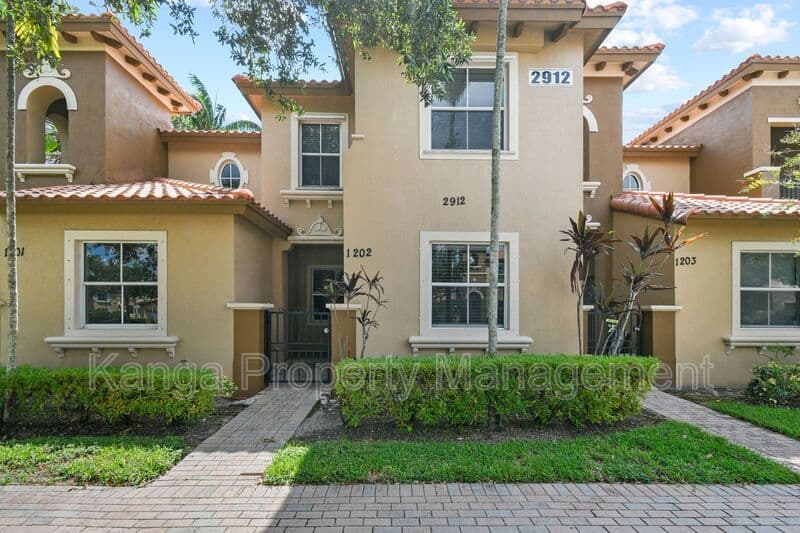 West Palm Beach Condo: 2912 Hidden Hills