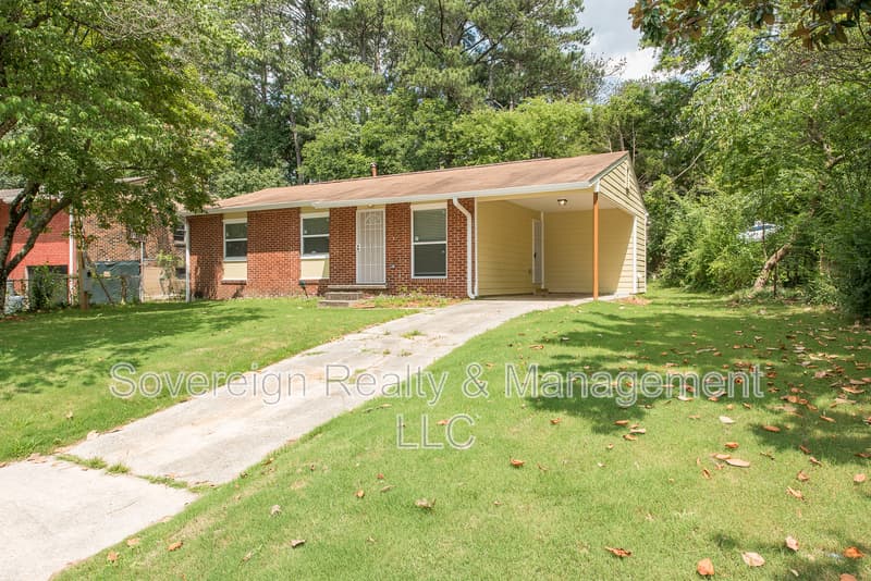 Atlanta House: 455 Bolton Rd NW