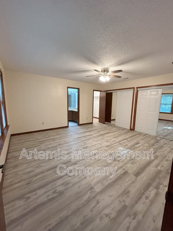 Jacksonville House: 12421 Bears Den Court