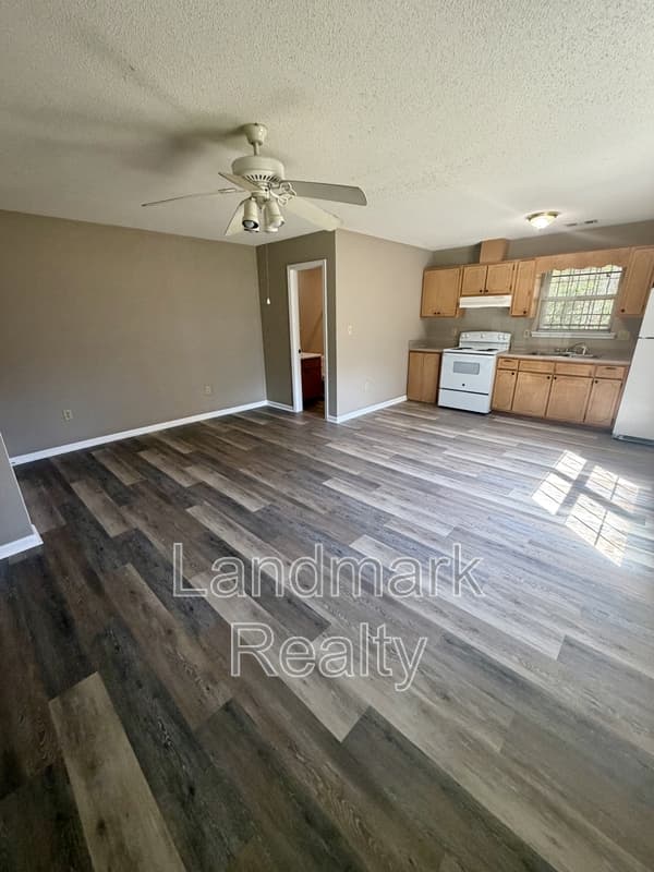 Fort Valley Condo: 806 East Church Street