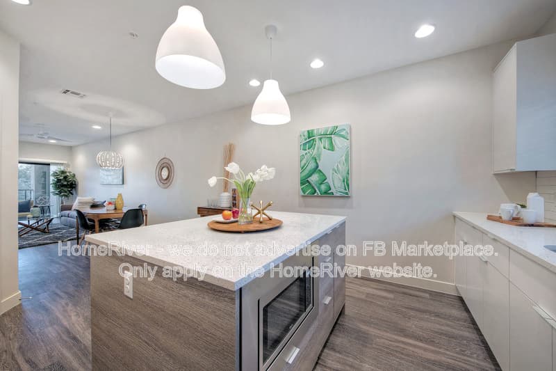 Tempe Townhome: 1000 W 5th St