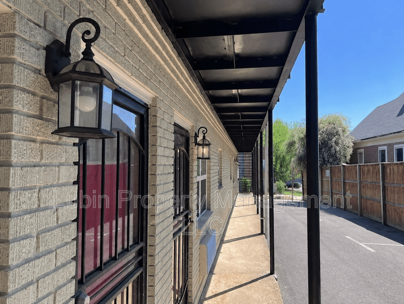 Memphis Condo: 1616 Monroe Ave