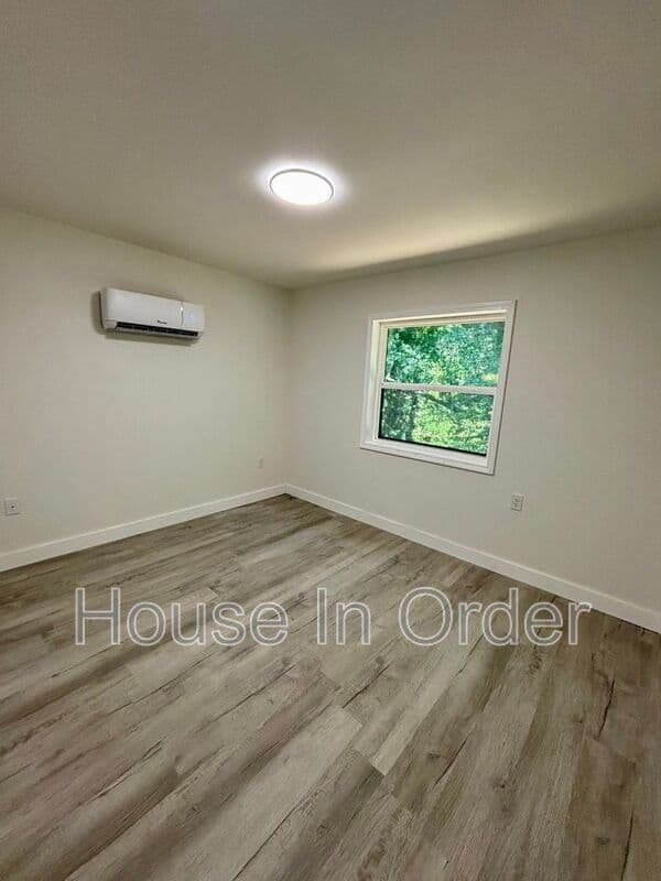 Rutherfordton House: 215 Cowan St
