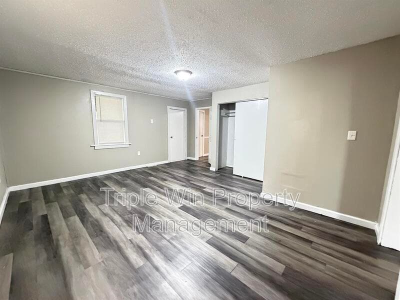 St. Louis House: 9425 Burdella Ave.