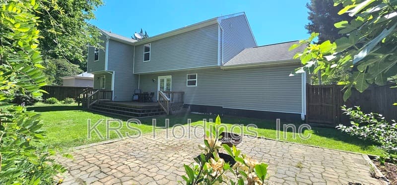Norfolk House: 7721 Cortland Place