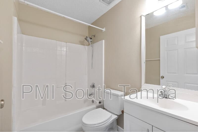 Dade City House: 9926 U.S. 98