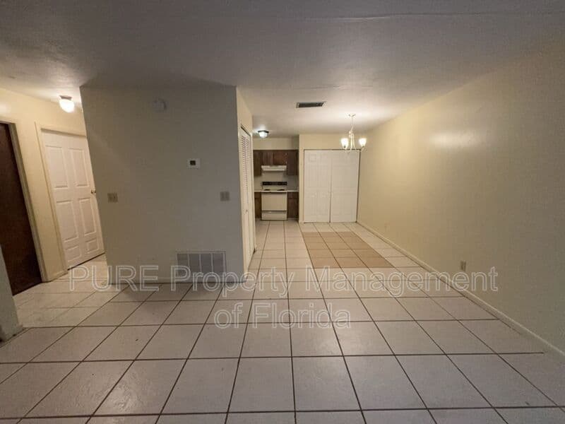 Ocala House: 1970 SE 40 Street Rd