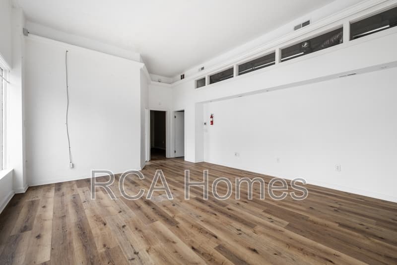 Indianapolis House: 33 West Saint Clair Street