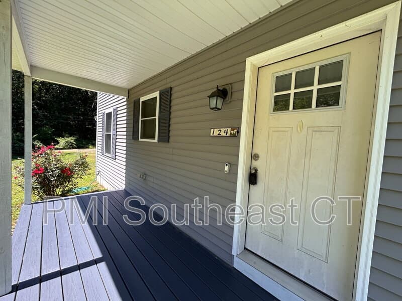 Salem House: 124 Witter Road