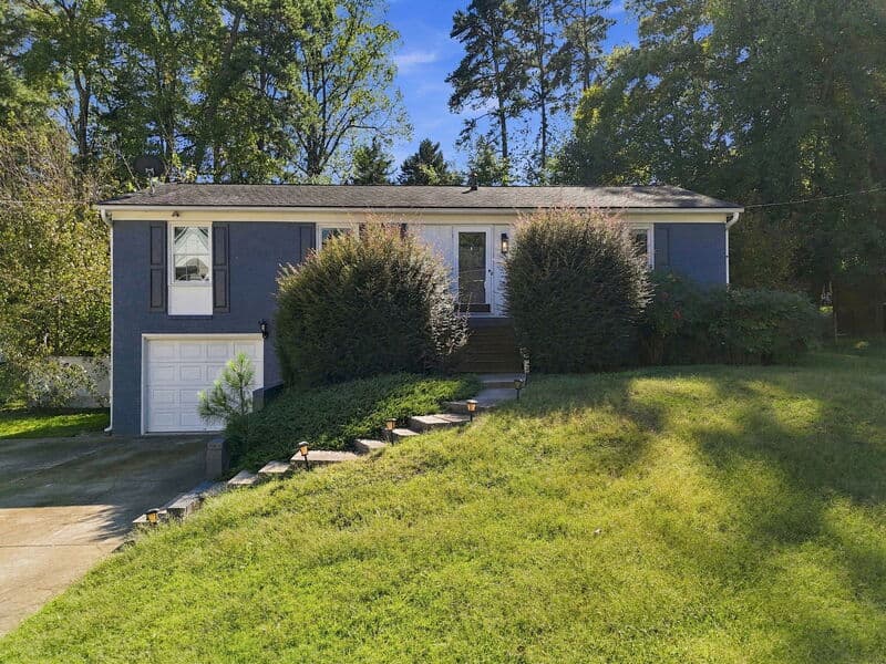Raleigh House: 412 Pinecroft Drive