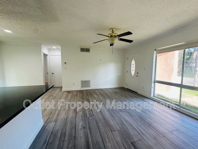 Orlando House: 10300 Arbor Ridge Trail