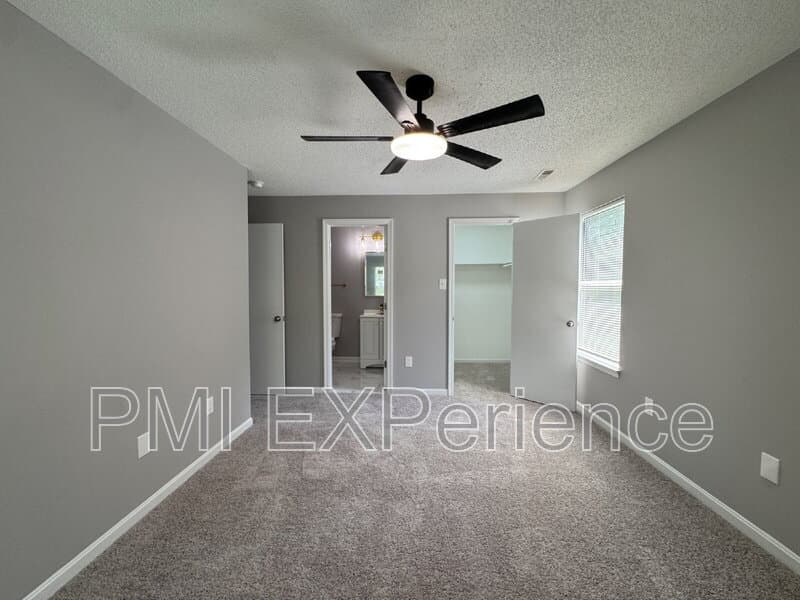 Silver Spring Condo: 2607 Camelback Ln