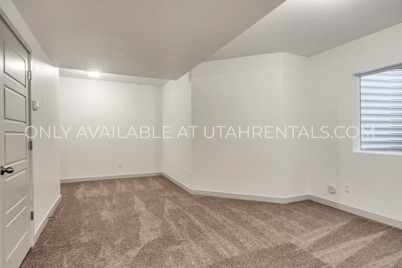 Lehi Townhome: 4442 W 2550 N