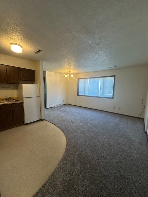 Hiawatha Condo: 980 Eisenhower Rd