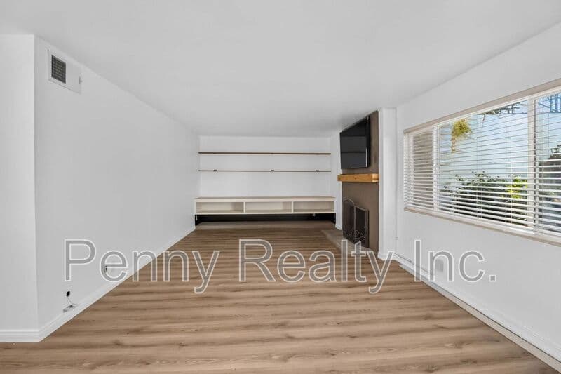 Escondido Condo: 806 E 4th Ave.