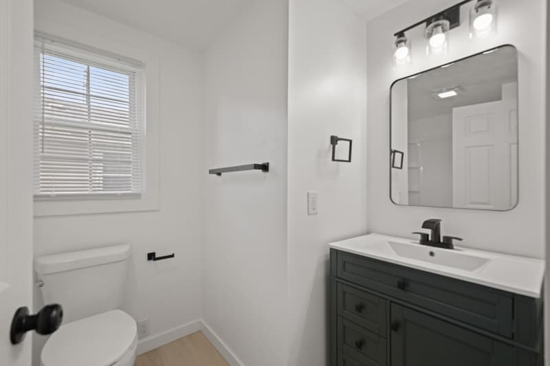 Muncie House: 2207 S Delawanda Ave