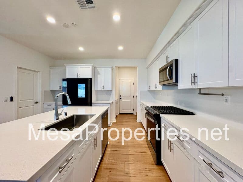 Ontario House: 4130 E. Malagon Privado