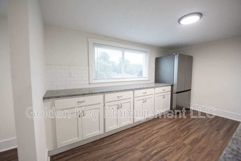 North Olmsted Condo: 5195 Dover Center Road - 2