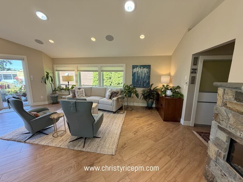 Kirkland House: 609 13th Ave W
