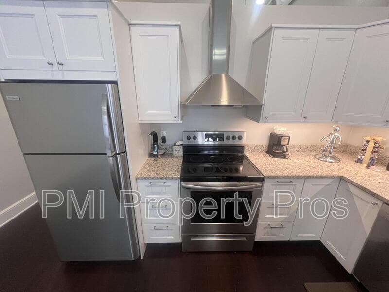 Milwaukee Condo: 715 North Milwaukee Street