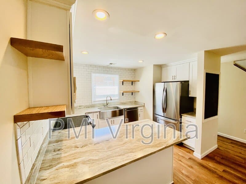 Norfolk Condo: 543 W 20th St