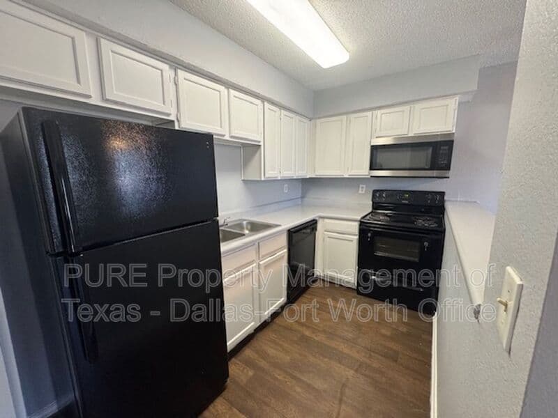 Irving Condo: 4004 W. Pioneer Dr.