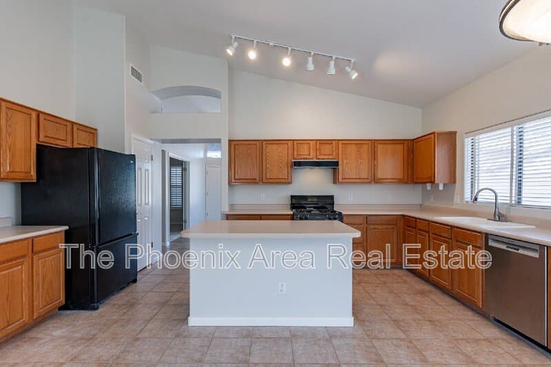 Mesa House: 4133 E Elmwood St