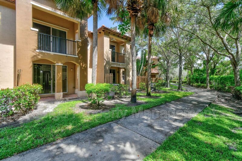 West Palm Beach Condo: 2912 Hidden Hills