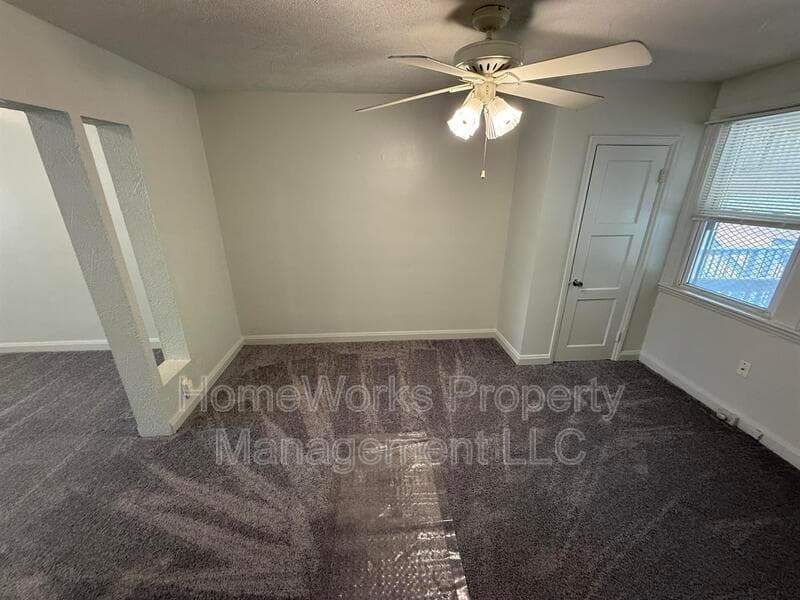Baltimore House: 5466 Lynview Ave