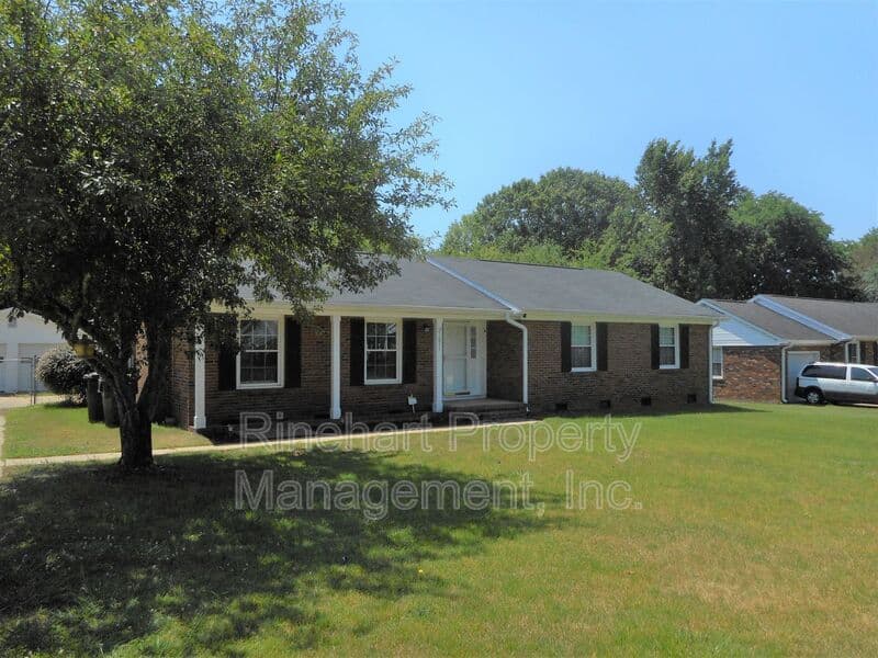 Rock Hill House: 1611 Fieldcrest Circle