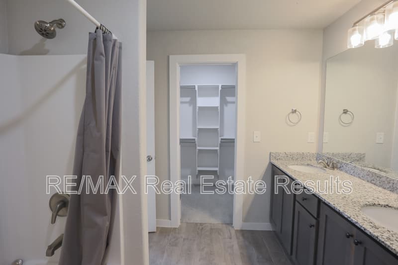 Centerton Condo: 480 Rama St