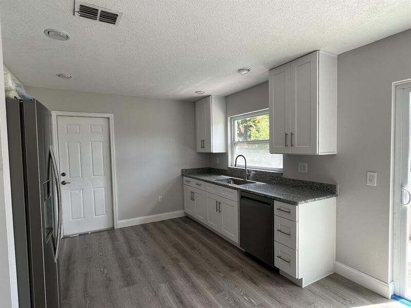 Orlando House: 1313 Summer Breeze Road