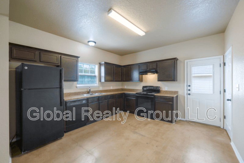 New Braunfels House: 161 S Krueger Ave